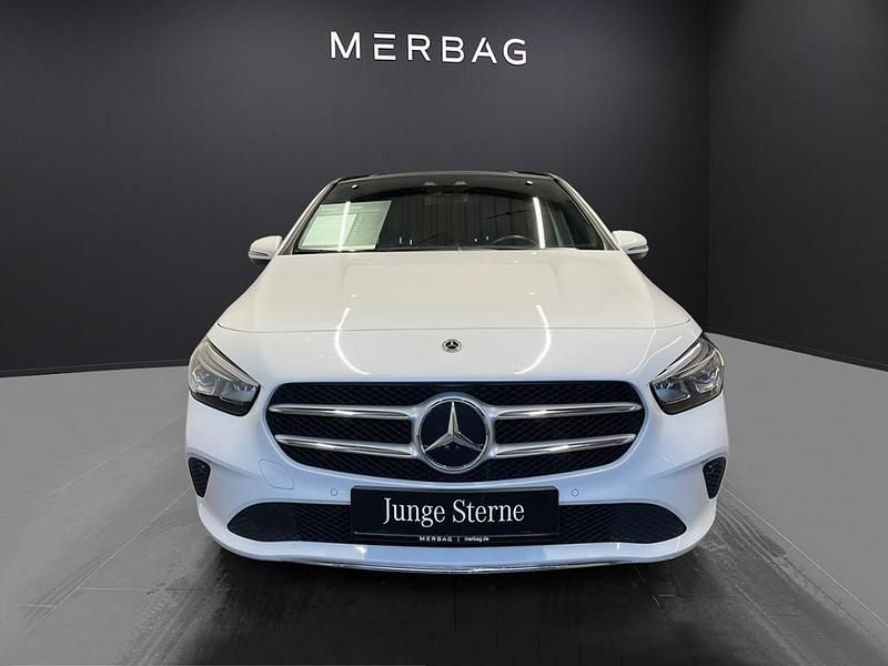 Gebraucht Mercedes B200 Progressive 163 PS (119 kW) 2021 Weiß Van / Kleinbus