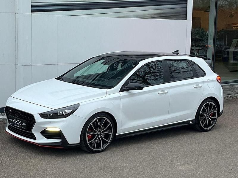 Weiß Gebraucht 2020 Hyundai i30 N Performance Limousine | 22.800 € (Guter Preis) - Bild 1/4