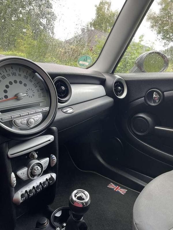 Gebraucht Mini ONE 75 PS (55 kW) 2009 Rot Kleinwagen