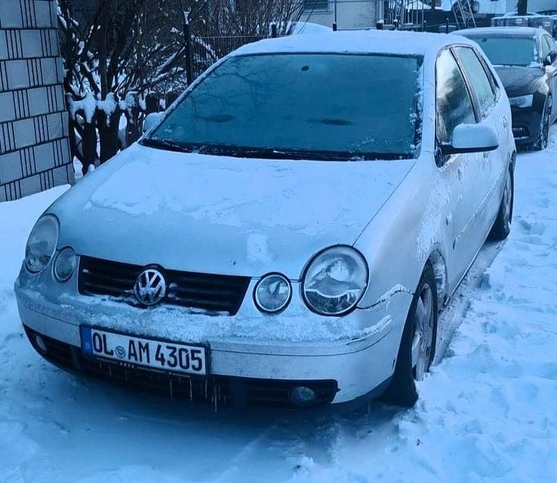 Grau Gebraucht 2003 VW Polo Comfortline Limousine | 600 € (Superpreis) - Bild 1/4
