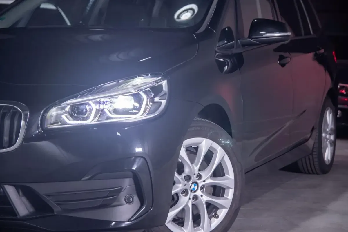 Gebraucht BMW 220 Gran Tourer Advantage 190 PS (139 kW) 2021 Schwarz Van / Kleinbus