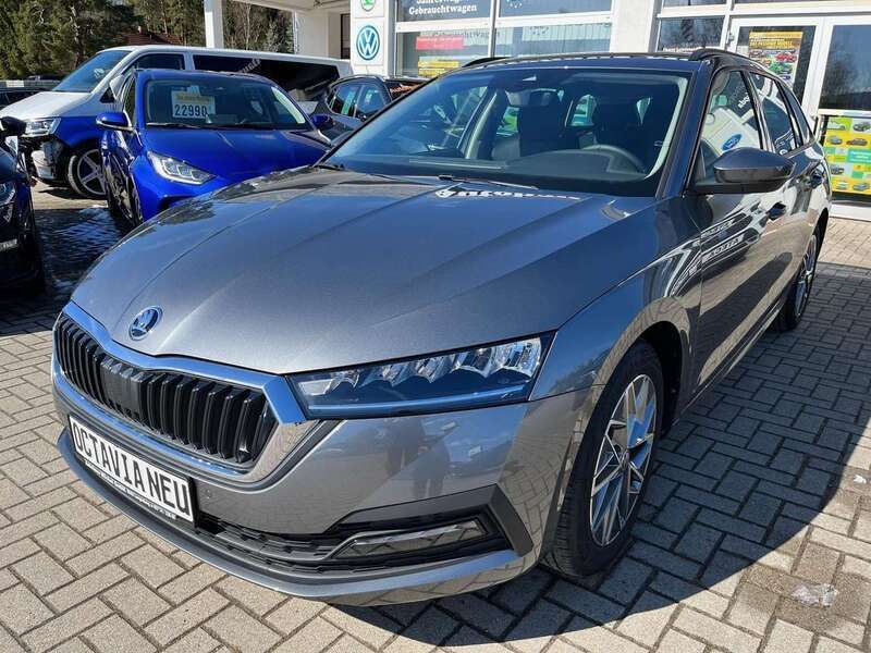 Grau Gebraucht 2023 Skoda Octavia Ambition Kombi | 32.190 € (Fairer Preis) - Bild 1/4