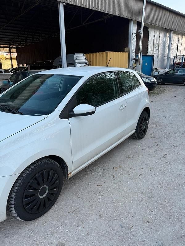 Gebraucht VW Polo 60 PS (44 kW) 2013 Weiß Kleinwagen