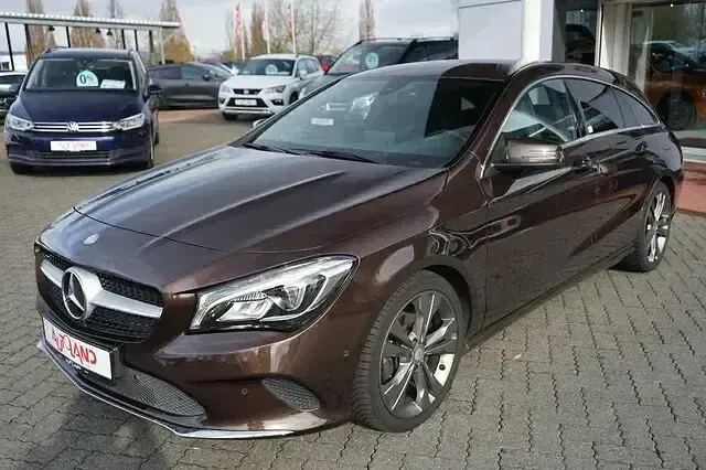 Gebraucht Mercedes CLA180 122 PS (89 kW) 2016 Braun Limousine