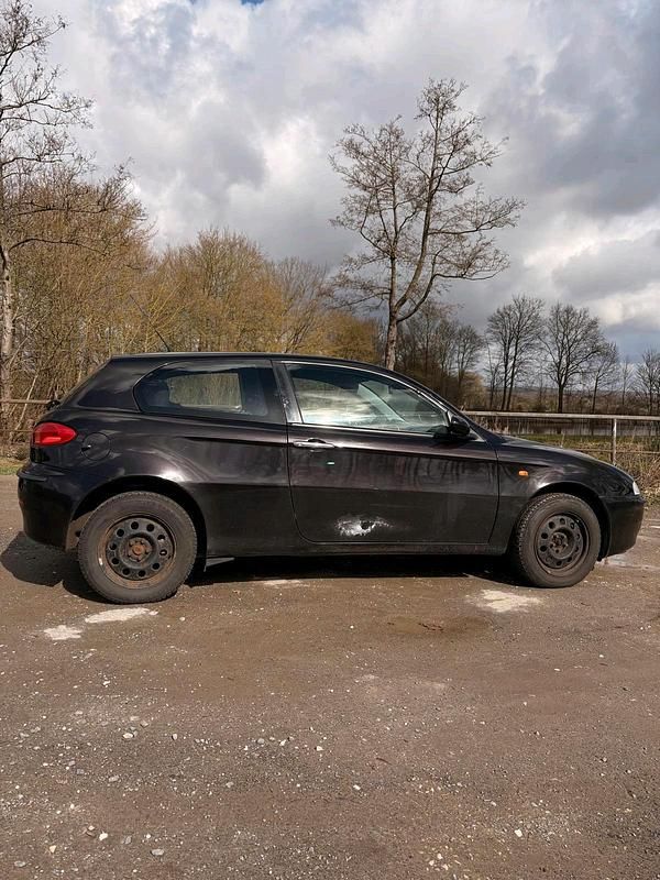 Gebraucht Alfa Romeo 147 120 PS (88 kW) 2003 Schwarz Kleinwagen