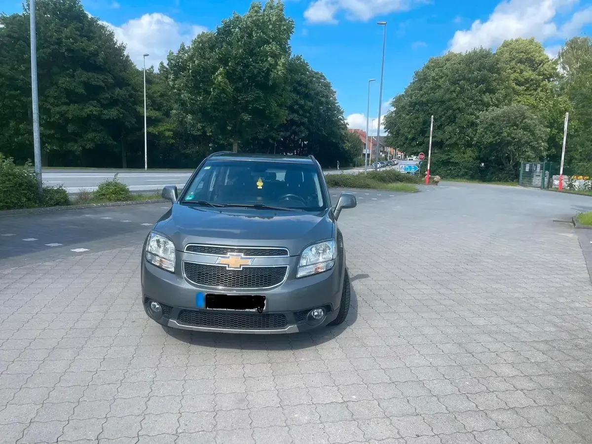 Gebraucht Chevrolet Orlando 163 PS (119 kW) 2012 Grau Van / Kleinbus