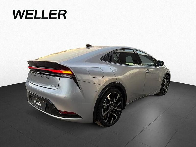 Gebraucht Toyota Prius Advance 223 PS (164 kW) 2024 Silver (silber) Limousine