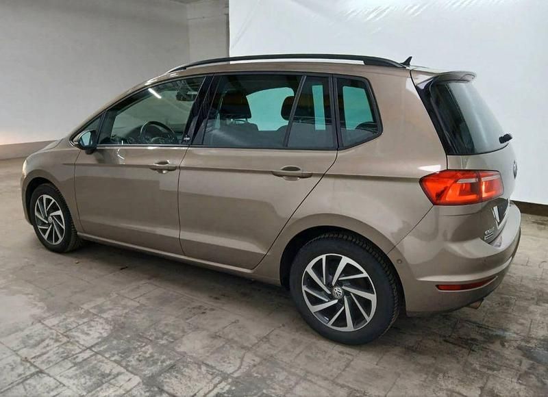 Gebraucht VW Golf VII Sound 110 PS (80 kW) 2017 Gold Limousine