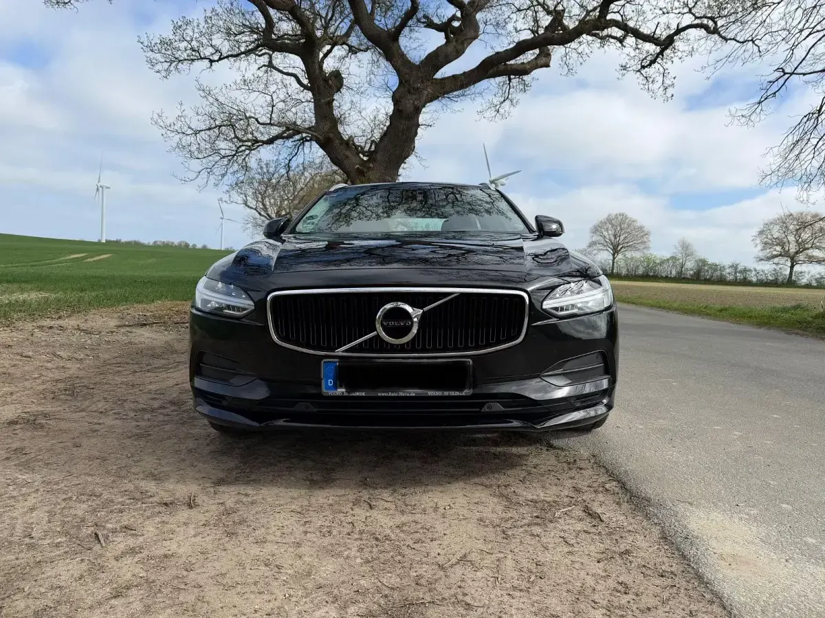 Gebraucht Volvo V90 Momentum 150 PS (110 kW) 2018 Schwarz Kombi