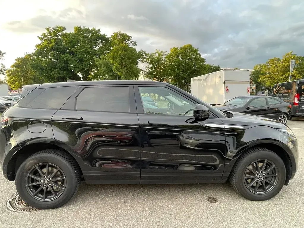 Gebraucht Land Rover Range Rover evoque Basis 163 PS (119 kW) 2021 Schwarz SUV