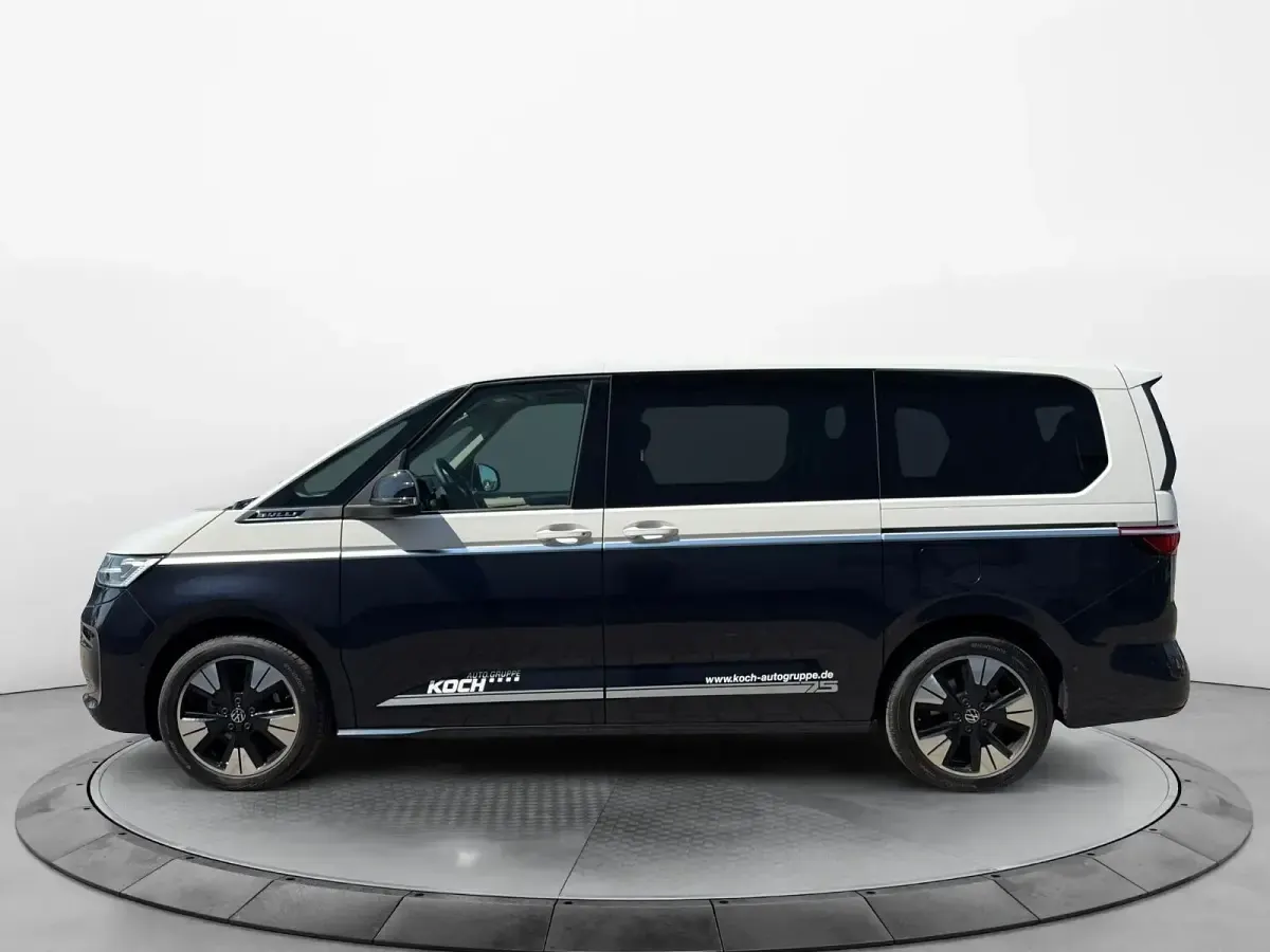 Gebraucht VW Multivan 150 PS (110 kW) 2026 Candyweiß/ starlight blue met Van / Kleinbus
