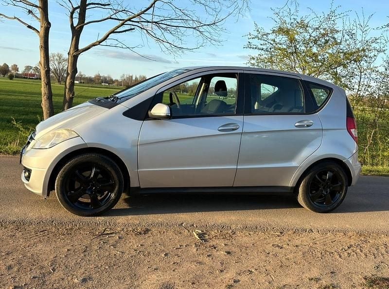 Gebraucht Mercedes A160 95 PS (69 kW) 2009 Silber Kleinwagen