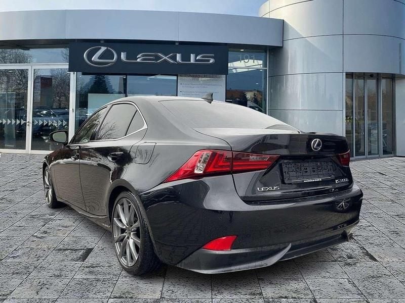 Gebraucht Lexus IS300h Sport Line 181 PS (133 kW) 2016 Diamantschwarz glass flake Limousine