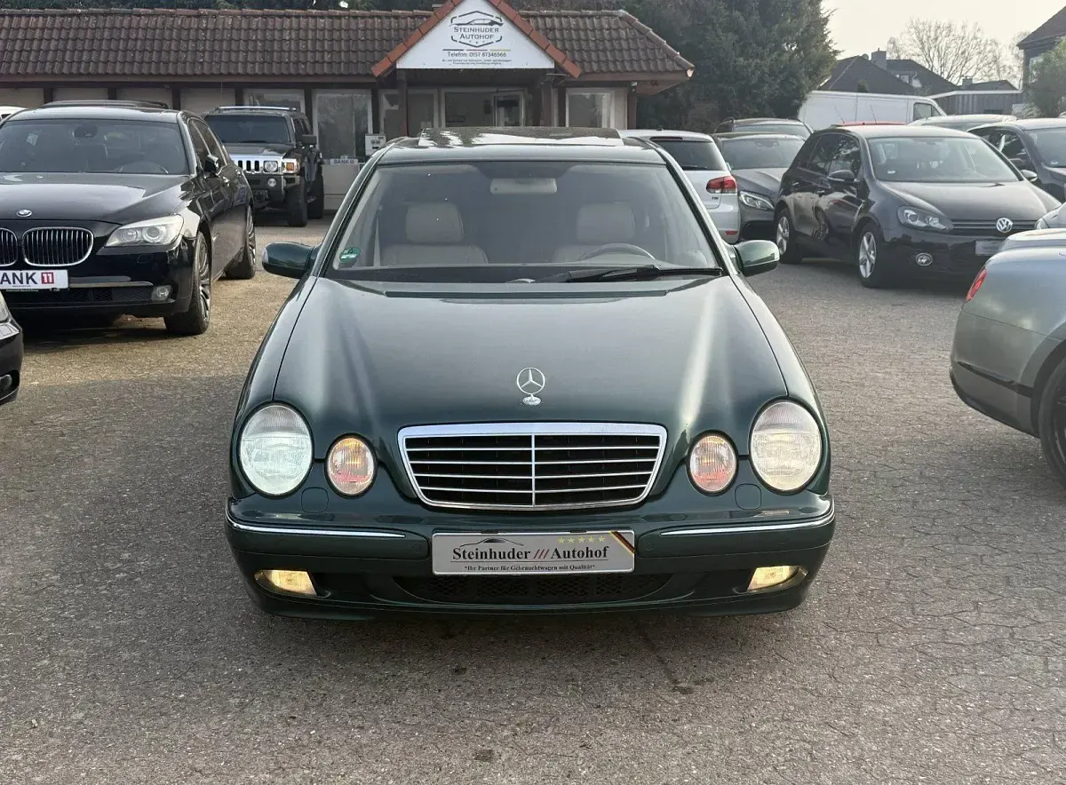 Gebraucht Mercedes E280 Avantgarde 204 PS (150 kW) 2000 Grün Limousine