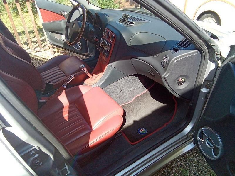 Gebraucht Alfa Romeo 156 155 PS (114 kW) 1997 Silber Limousine