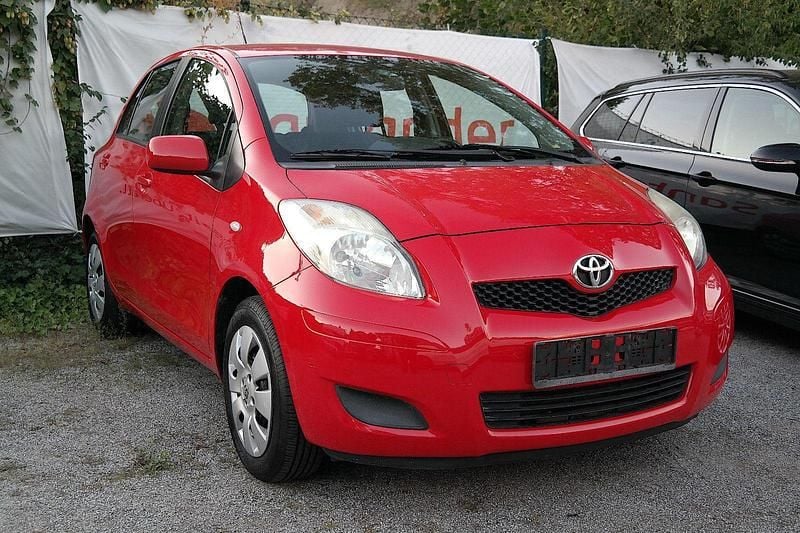 Rot Gebraucht 2009 Toyota Yaris Cool Kleinwagen | 3.300 € (Fairer Preis) - Bild 1/4