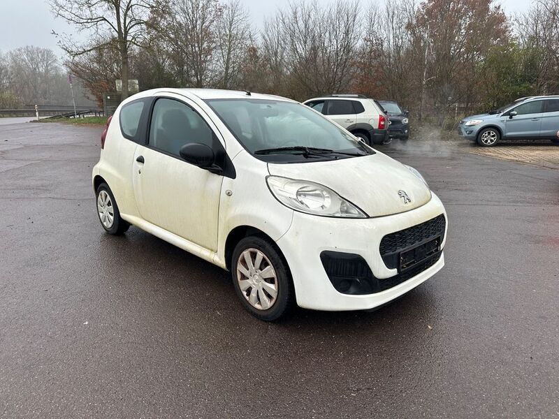 Weiß Gebraucht 2012 Peugeot 107 Kleinwagen | 2.150 € (Guter Preis) - Bild 1/4