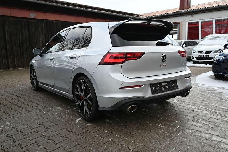Gebraucht VW Golf VIII GTI Clubsport 300 PS (220 kW) 2022 Reflexsilber Limousine