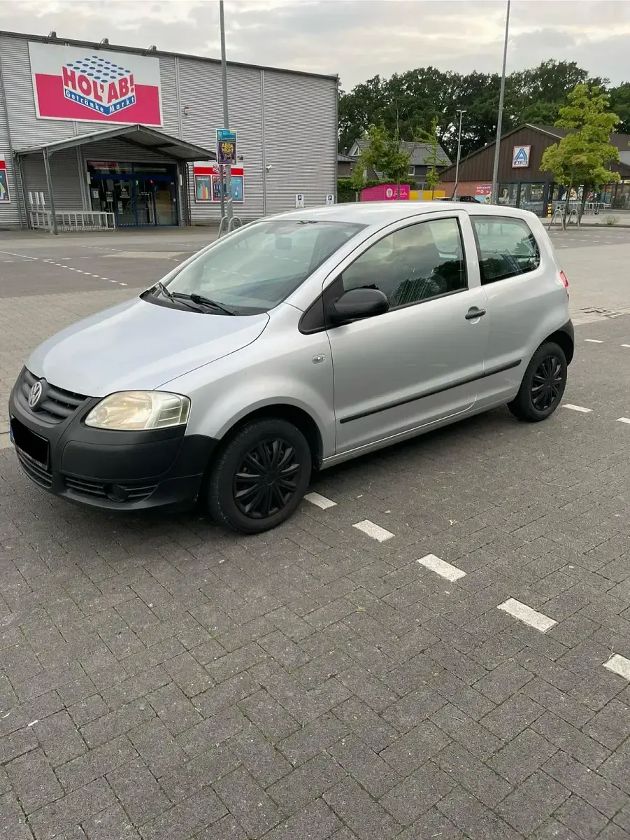 Usado VW Fox 54 CV (39 kW) 2008 Plateado Utilitario