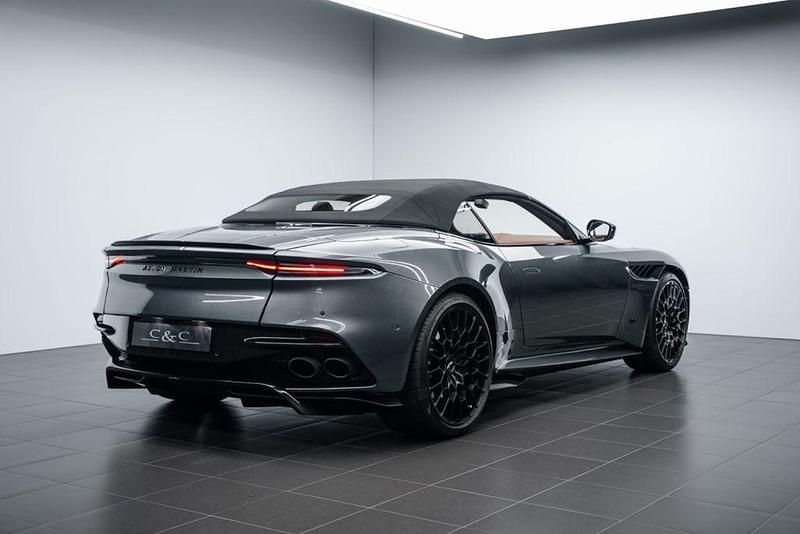 Gebraucht Aston Martin DBS 770 PS (566 kW) 2023 Grau Cabrio