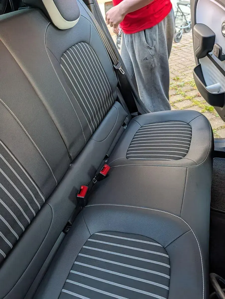 Gebraucht Renault Twingo Techno 60 kW (82 PS) 2022 Schwarz Kleinwagen