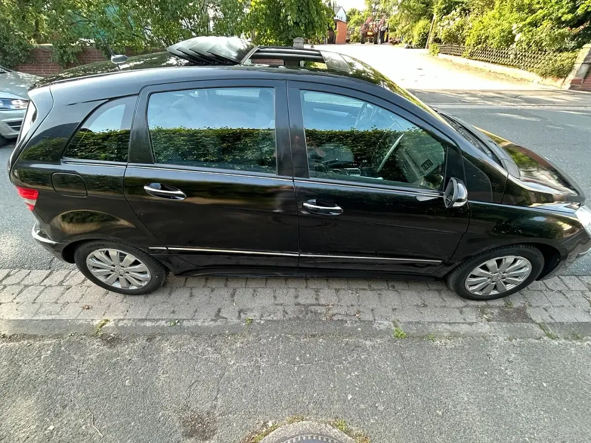 Gebraucht Mercedes 170 116 PS (85 kW) 2006 Schwarz Limousine