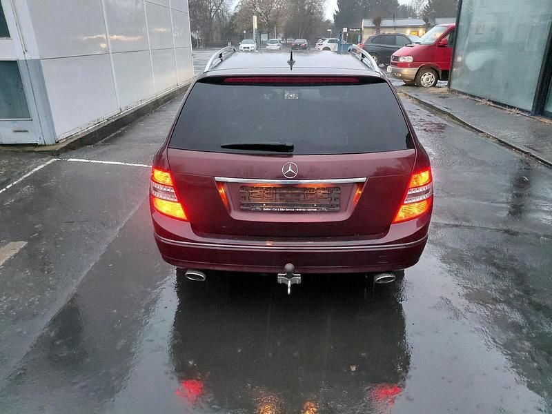 Gebraucht Mercedes C320 Avantgarde 225 PS (165 kW) 2009 Violet Kombi