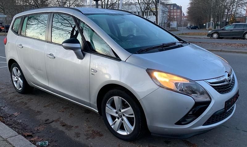 Gebraucht Opel Zafira Tourer 140 PS (102 kW) 2015 Silber Van / Kleinbus