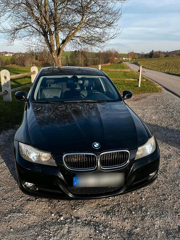 Gebraucht BMW 335 283 PS (208 kW) 2011 Schwarz Limousine