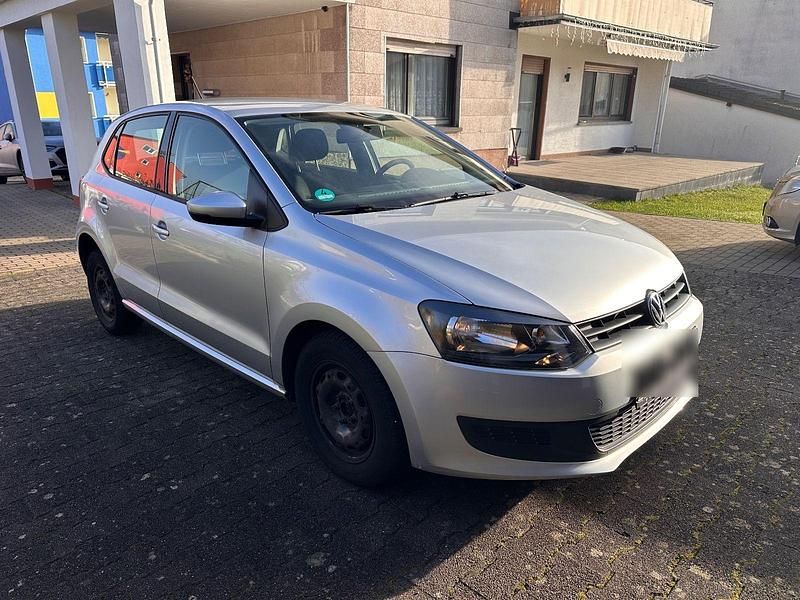 Silber Gebraucht 2012 VW Polo Trendline Kleinwagen | 3.590 € (Guter Preis) - Bild 1/4