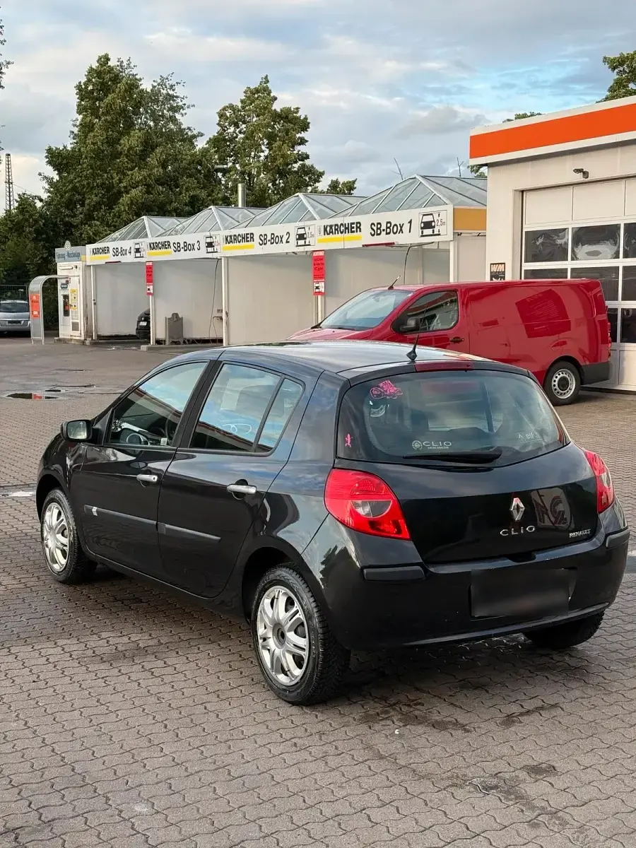 Gebraucht Renault Clio 75 PS (55 kW) 2005 Schwarz Kleinwagen