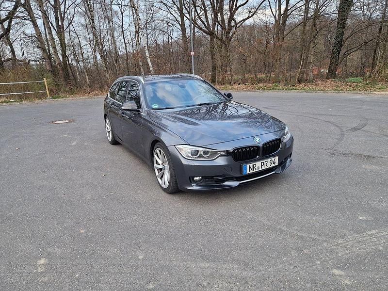Gebraucht BMW 325 Comfort Edition 218 PS (160 kW) 2014 Grau Kombi