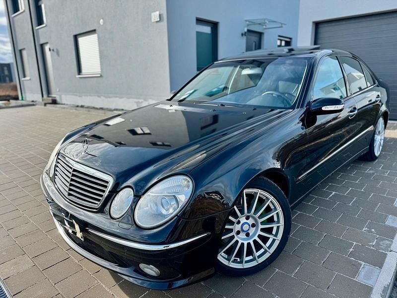 Gebraucht Mercedes E500 AMG 306 PS (225 kW) 2002 Schwarz Limousine