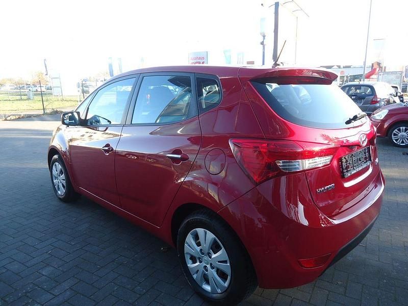 Gebraucht Hyundai ix20 Edition 90 PS (66 kW) 2013 Rot Kleinwagen