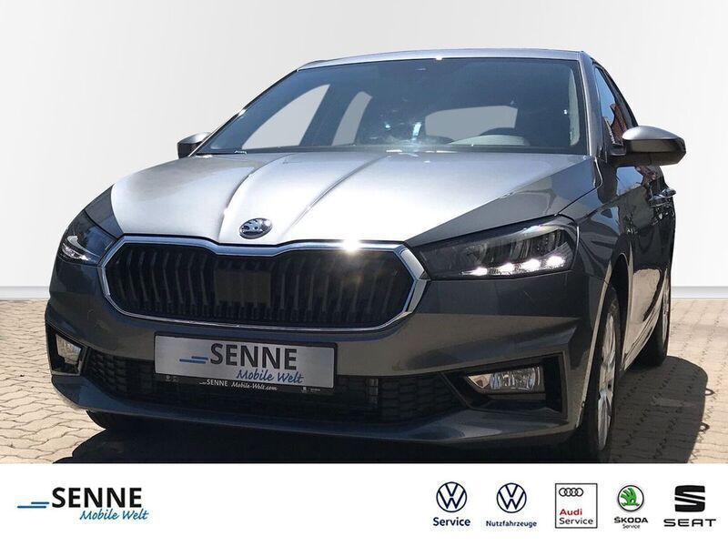 Grau Neu 2025 Skoda Fabia Essence Limousine | 18.450 € (Fairer Preis) - Bild 1/4