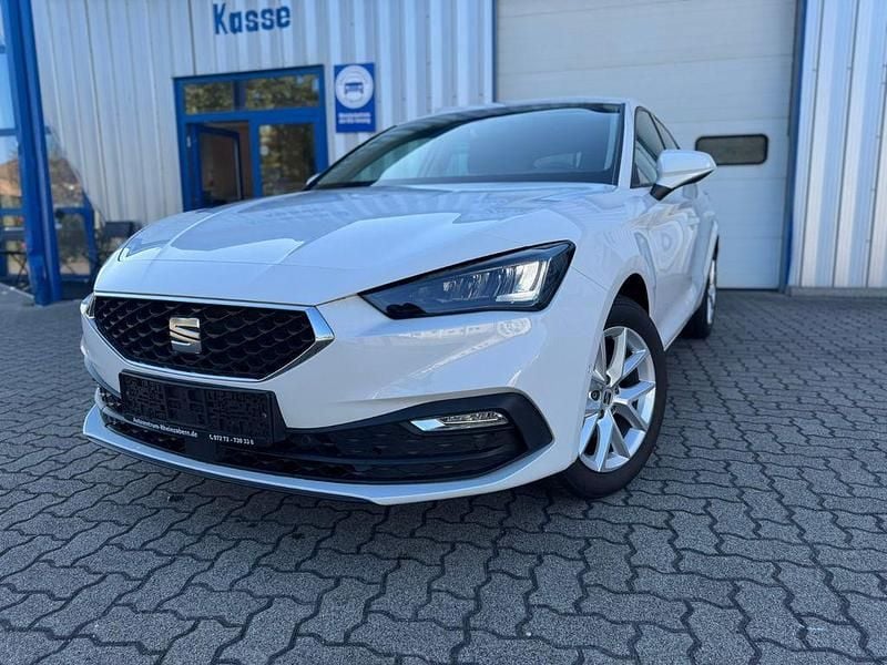 Weiß Gebraucht 2024 Seat Leon Limousine | 19.999 € (Superpreis) - Bild 1/4