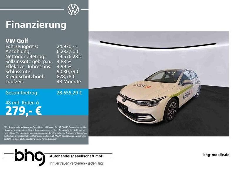 Weiß Gebraucht 2022 VW Golf VIII Style Limousine | 24.930 € (Guter Preis) - Bild 1/3