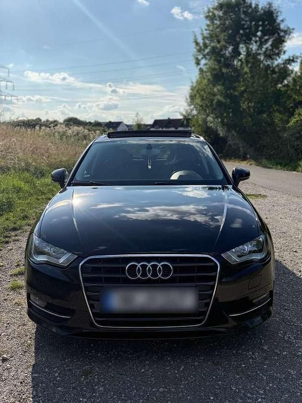 Schwarz Gebraucht 2013 Audi A3 Sportback Ambition Kombi | 10.300 € (Guter Preis) - Bild 1/4