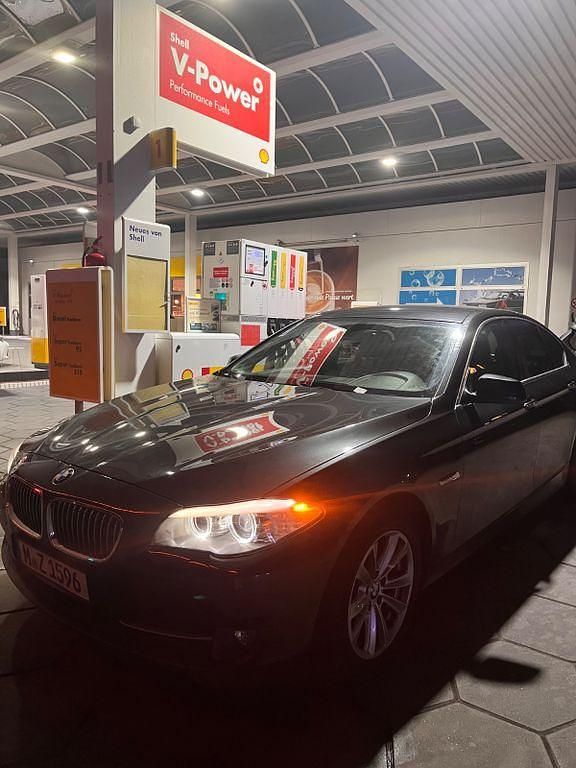 Schwarz Gebraucht 2010 BMW 523 Limousine | 9.500 € (Etwas zu teuer) - Bild 1/4