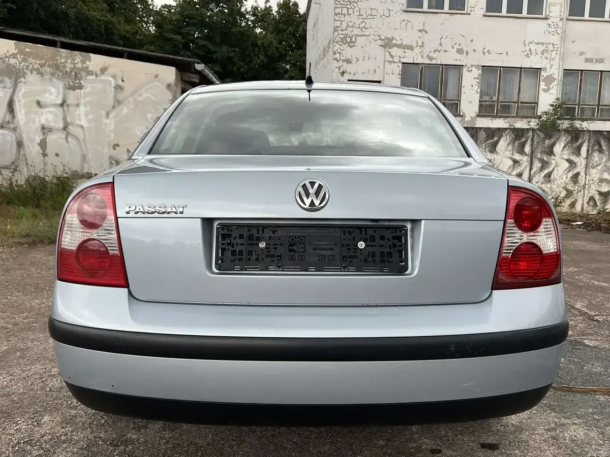 Gebraucht VW Passat Trendline 102 PS (75 kW) 2002 Grau Limousine