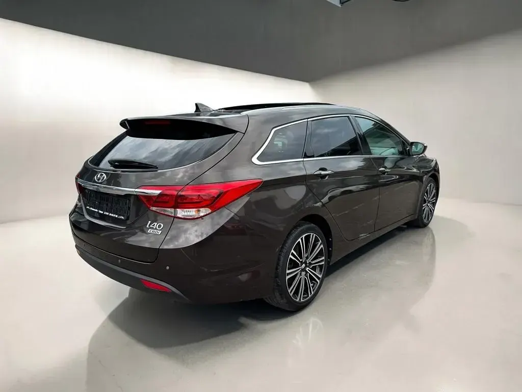 Gebraucht Hyundai i40 Premium 141 PS (103 kW) 2017 Braun Limousine