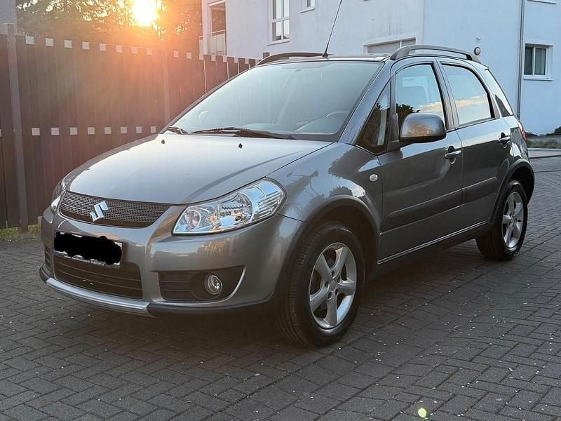 Usado Suzuki SX4 107 HP (78 kW) 2007 Prateado Sedan