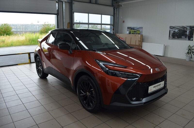 Neu Toyota C-HR Sport 223 PS (164 kW) 2025 Oxide bronze/ dach schwaz SUV