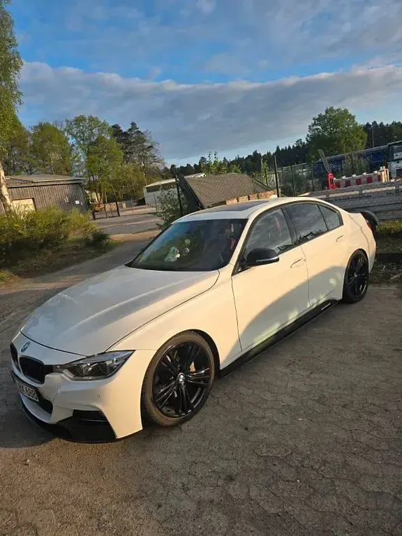 Brugt BMW 330 M Performance 252 HK (185 kW) 2017 Hvid Sedan