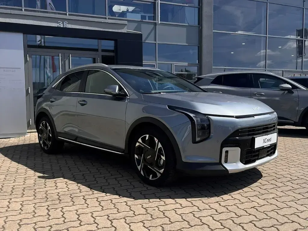Neu Kia XCeed Spirit 150 PS (110 kW) 2026 Silber SUV