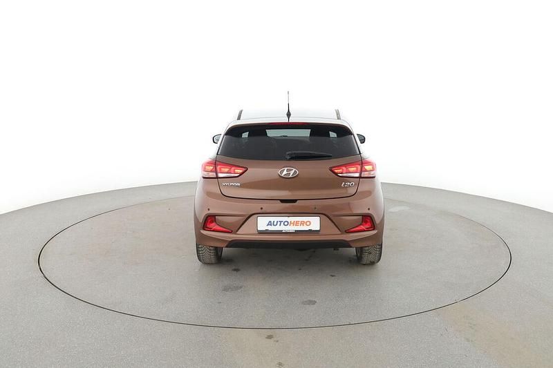 Gebraucht Hyundai i20 Style 101 PS (74 kW) 2016 Braun Coupé