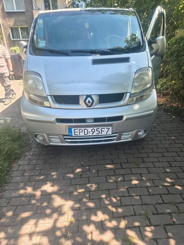 Gebraucht Renault Trafic 101 PS (74 kW) 2002 Van / Kleinbus