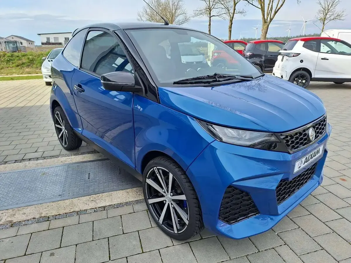Neu Aixam Coupe GTI 2026 Saphirblaumetallic Coupé