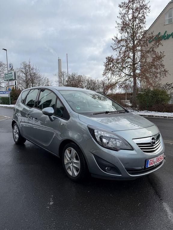 Gebraucht Opel Meriva Innovation 120 PS (88 kW) 2012 Silber Van / Kleinbus