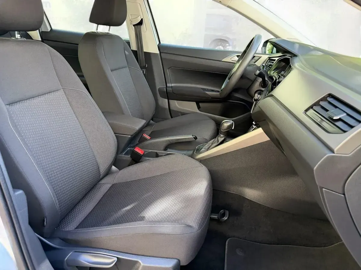 Gebraucht VW Polo Comfortline 95 PS (69 kW) 2019 Silber Kleinwagen